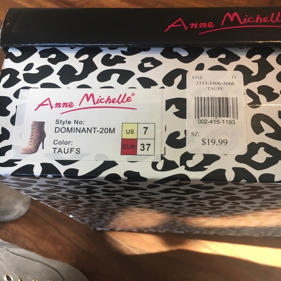 Boots - Picture 4 of 4